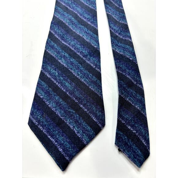 PIERO COMO Men's 100% Silk Blue & Purple Pattern Neck Tie - Picture 2 of 3